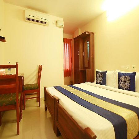 Oyo 4824 Hotel Star Kochi 外观 照片