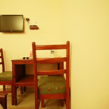 Oyo 4824 Hotel Star Kochi 外观 照片