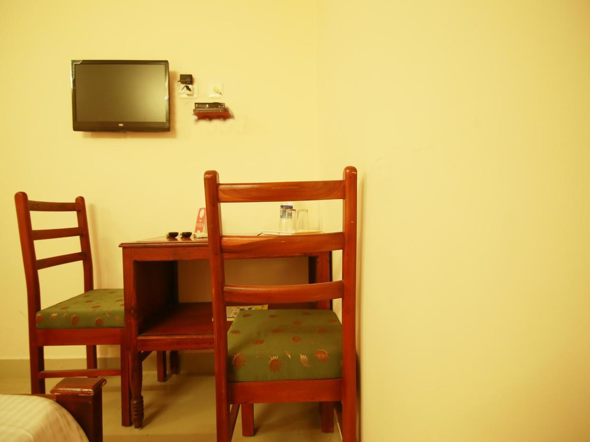 Oyo 4824 Hotel Star Kochi 外观 照片