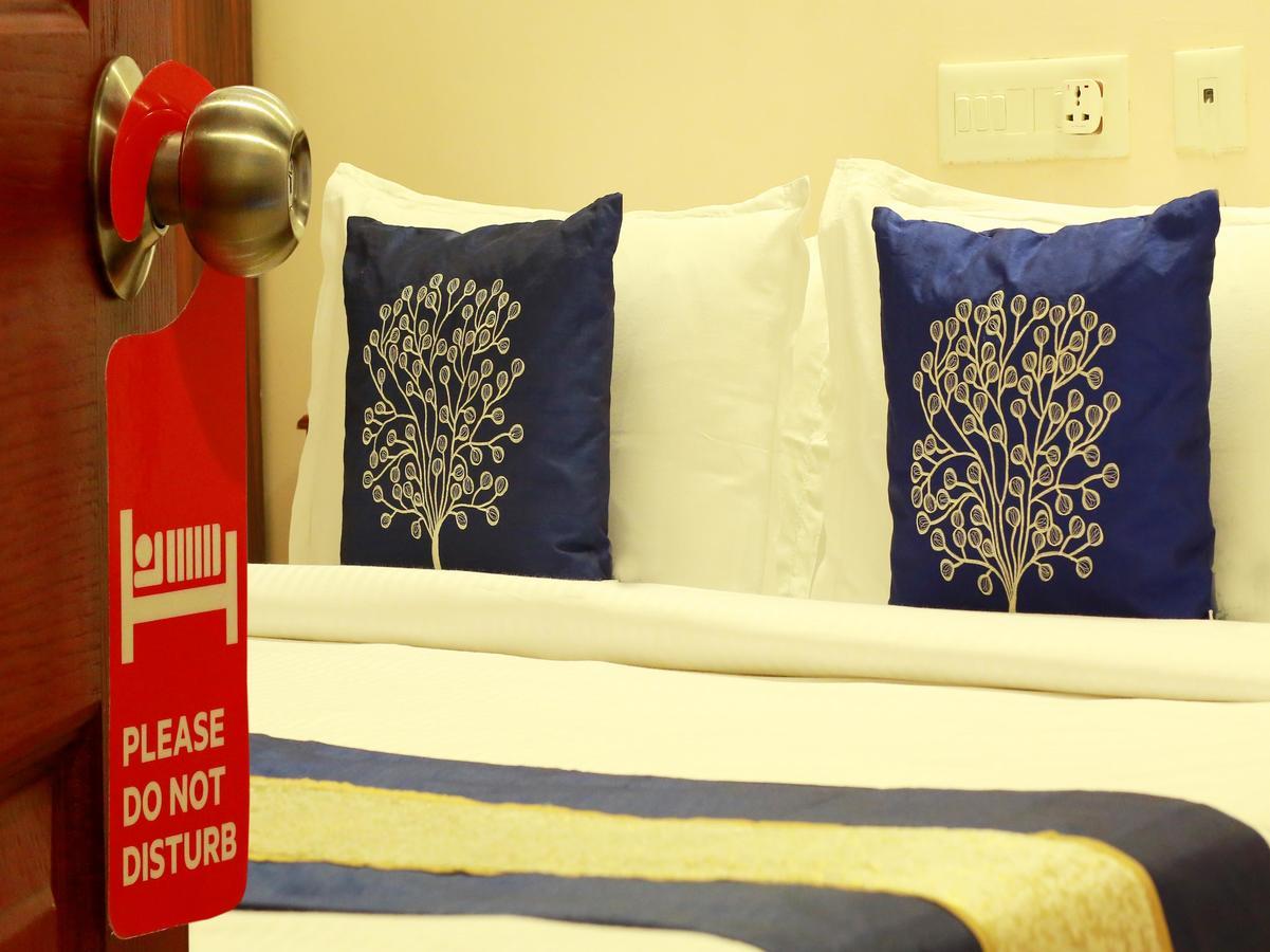 Oyo 4824 Hotel Star Kochi 外观 照片