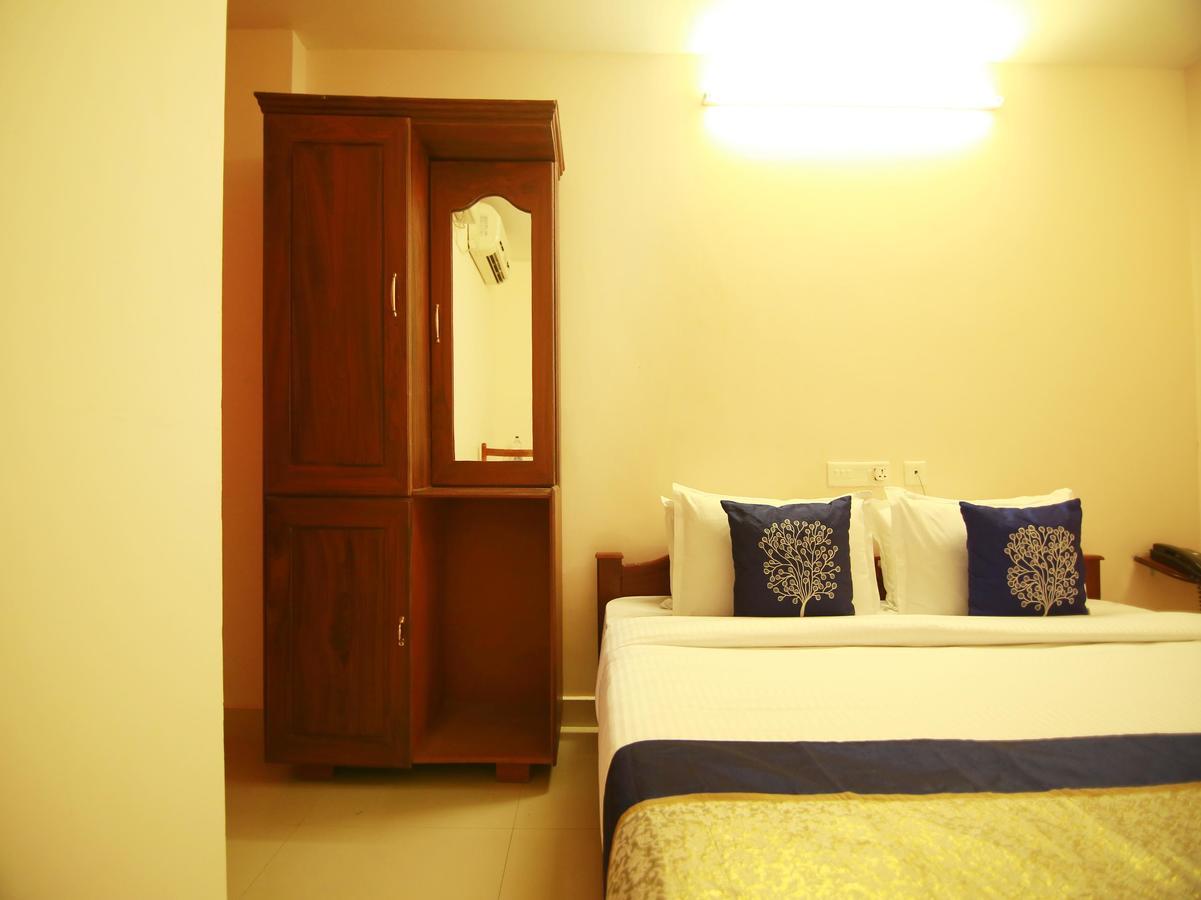 Oyo 4824 Hotel Star Kochi 外观 照片