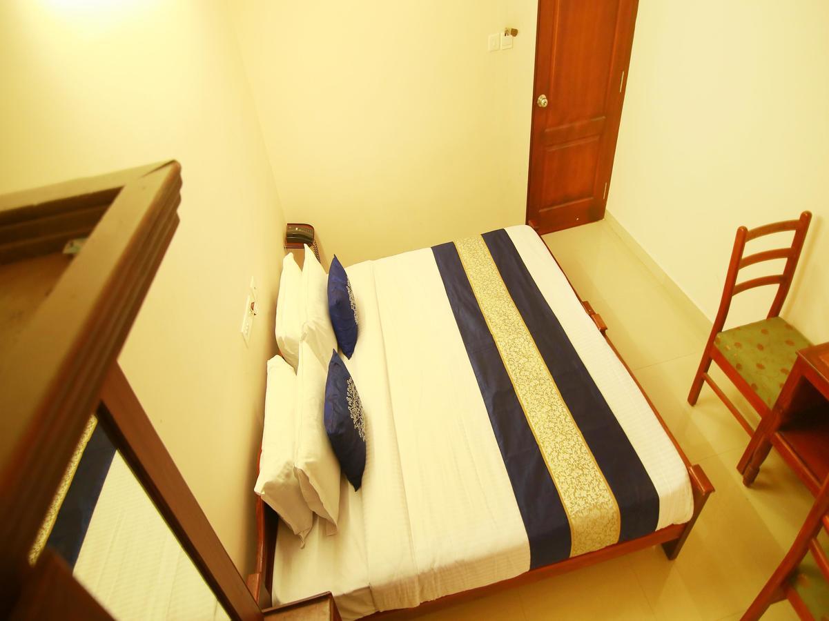 Oyo 4824 Hotel Star Kochi 外观 照片