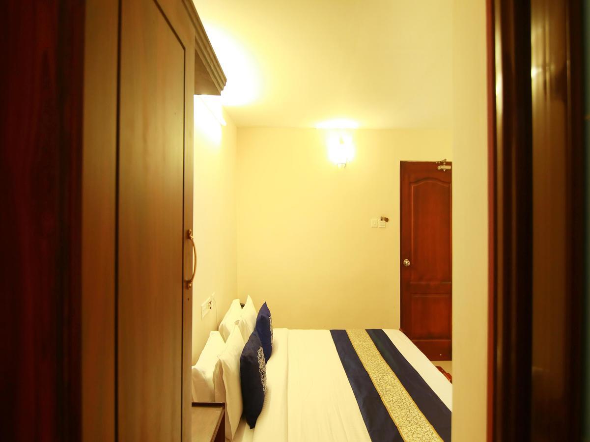 Oyo 4824 Hotel Star Kochi 外观 照片