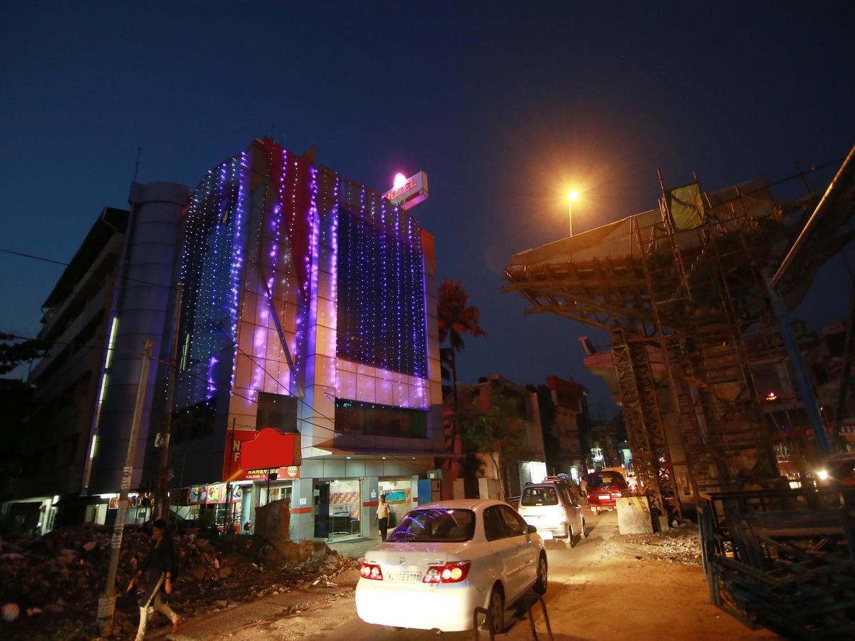 Oyo 4824 Hotel Star Kochi 外观 照片